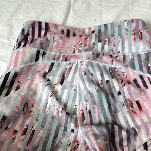 Calia By Carrie Underwood  Luster Striped Floral Mesh Leggings Size S Great - Picture 8 of 9